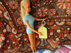 1972 BLONDE MALIBU BARBIE DOLL, PINK GLASSES, BLUE SUIT